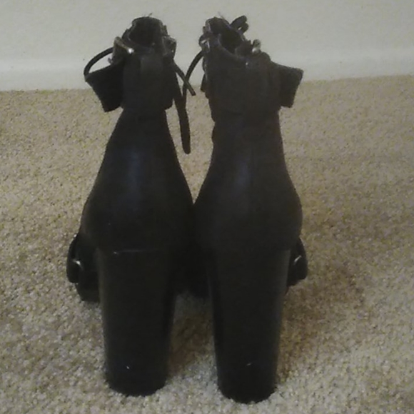 Lace up boots - Picture 4 of 5